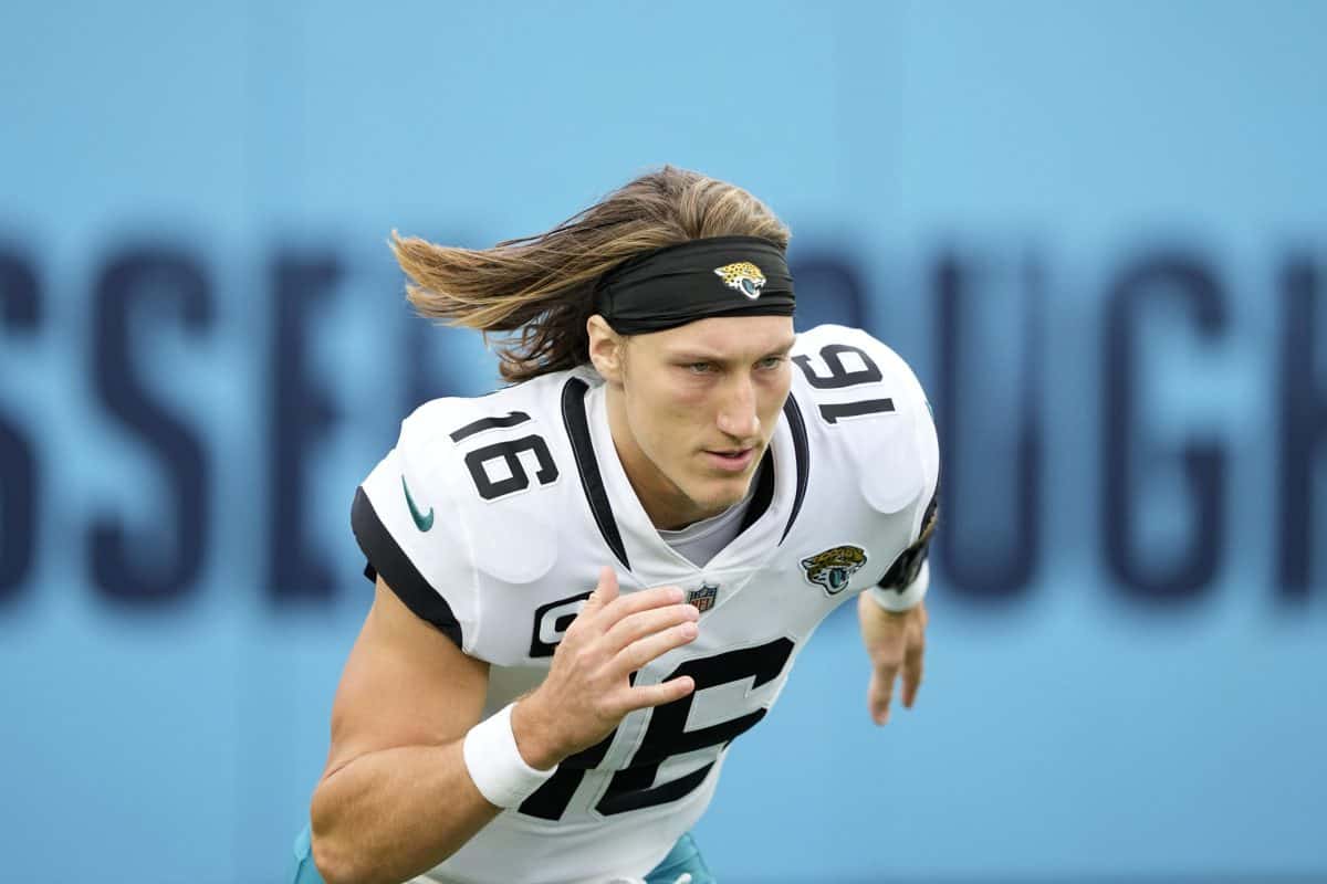 Trevor Lawrence's injury affected how much he could practice this week. Update: is Trevor Lawrence playing on Sunday? The most recent news...