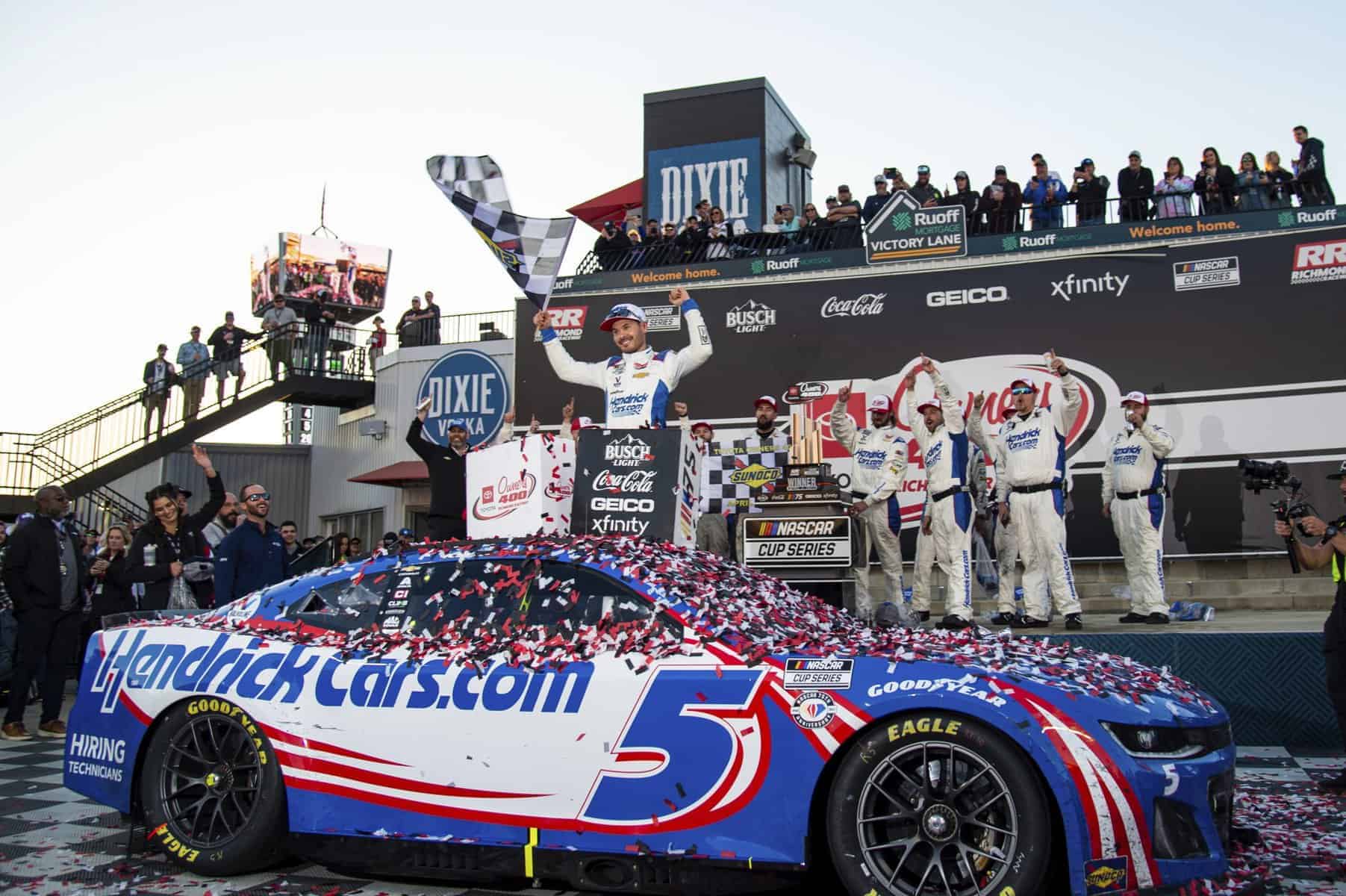 The 2024 Wurth 400 odds feature Kyle Larson as the clear-cut betting favorite as the NASCAR Cup Series heads to Dover...