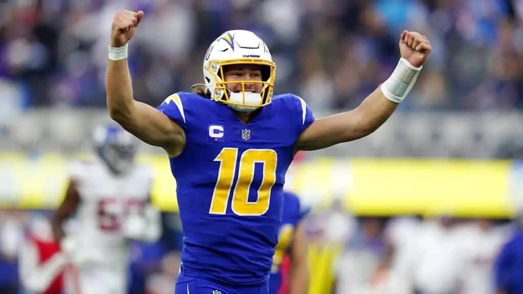 The top Underdog Fantasy NFL pick'em predictions for MNF include a couple of plays that should get entries going, like Justin Herbert...