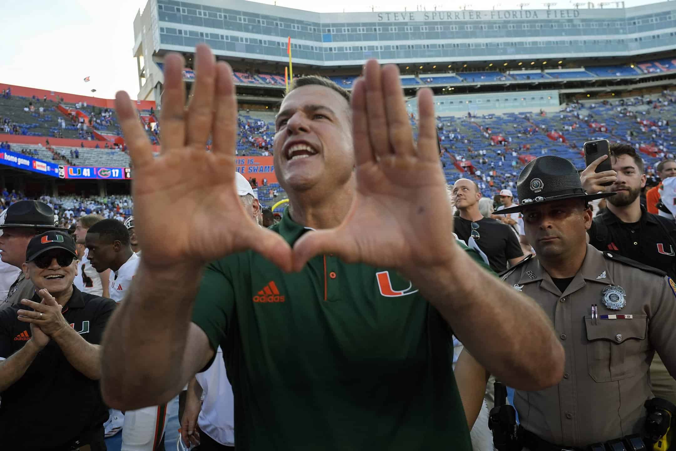 Want to become a profitable college football bettor? Our how to strategy guide on making profit with a positive EV college football betting...