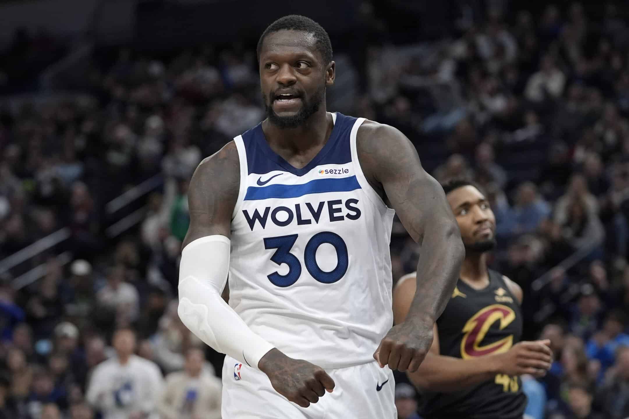 The top Underdog Fantasy NBA pick'em predictions for Monday's slate includes a play on Julius Randle as he will...
